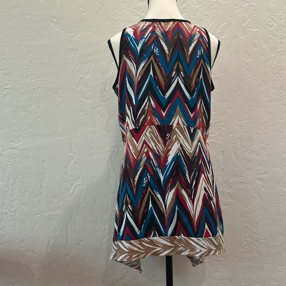 Chevron Patterned Sleeveless Dress - Picture 4 of 4